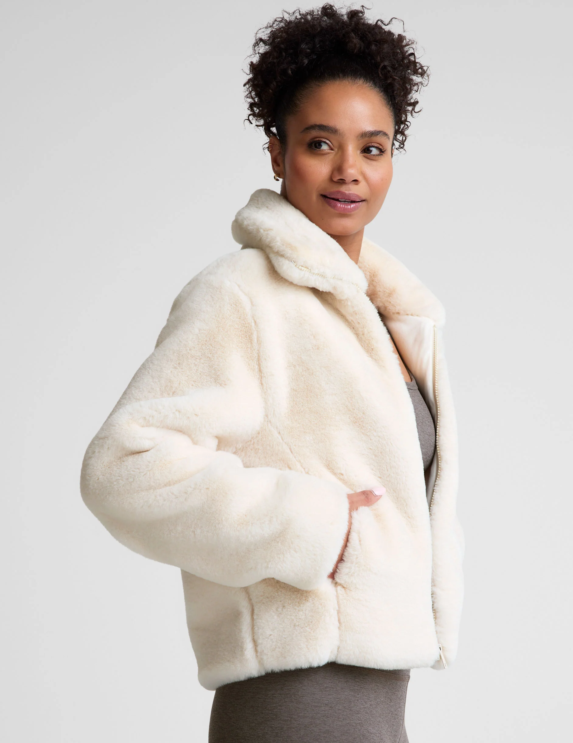Faux Fur Jacket - Onhollan