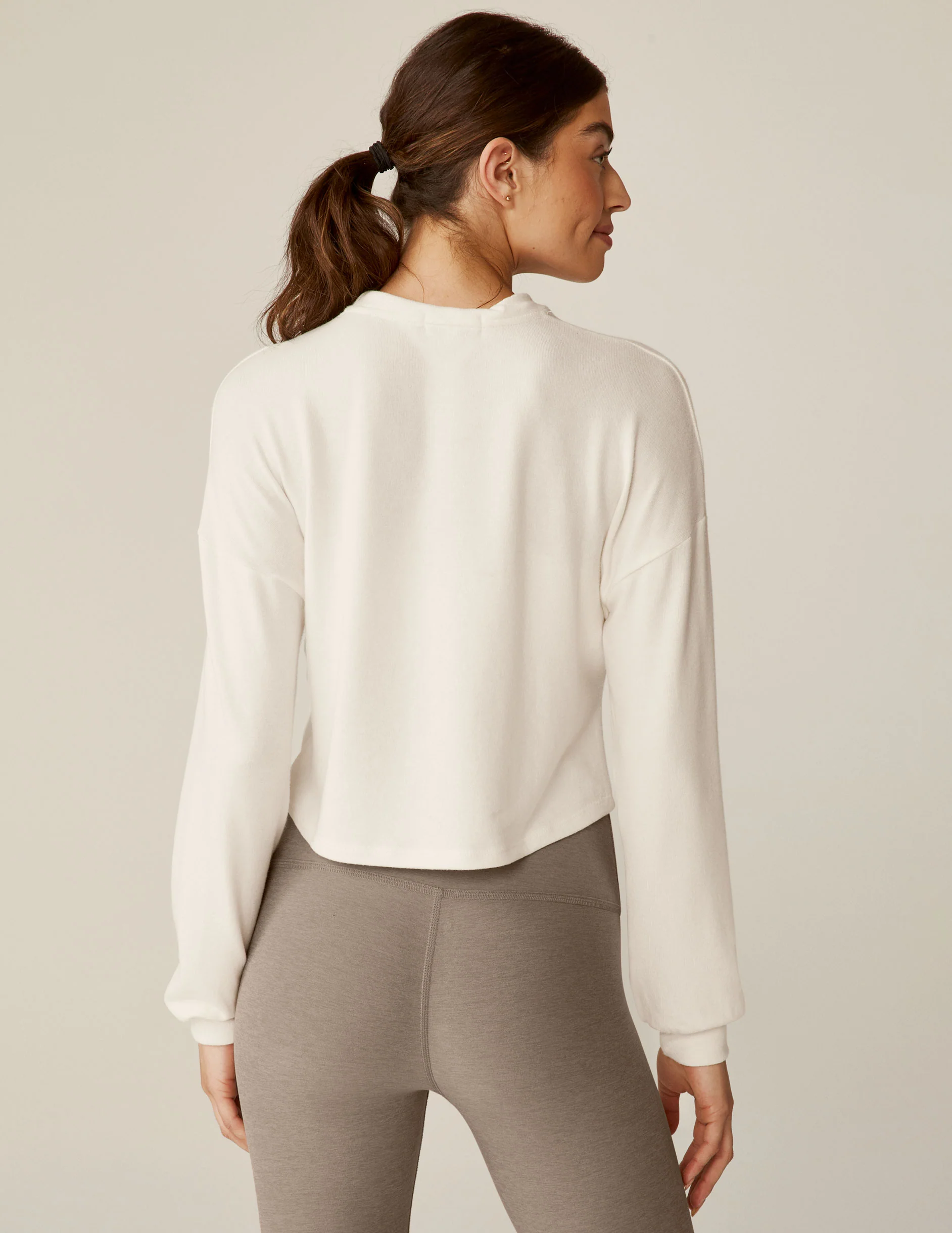 Turn Inward Front Twist Cropped Pullover - Onhollan
