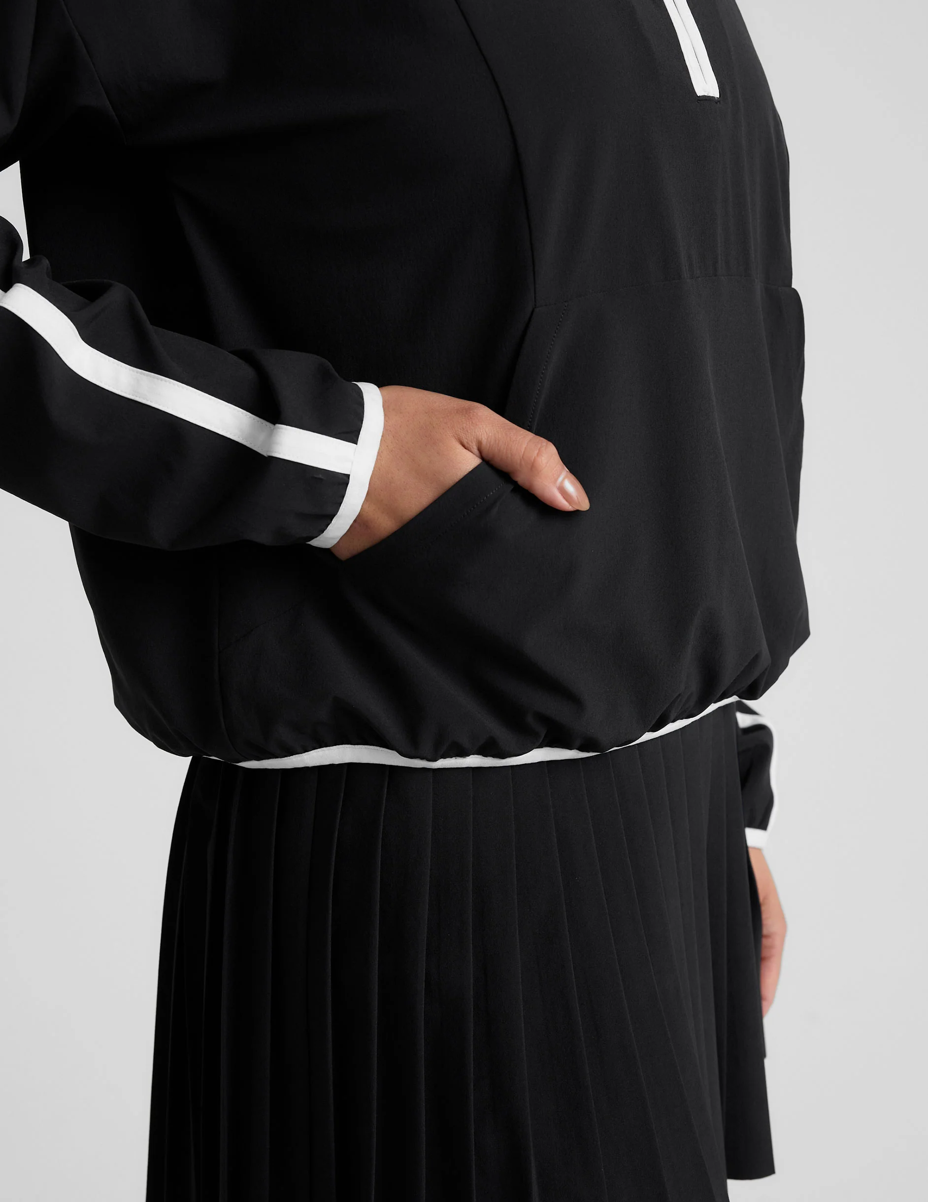 Stretch Woven Course Contrast Half Zip Pullover - Onhollan