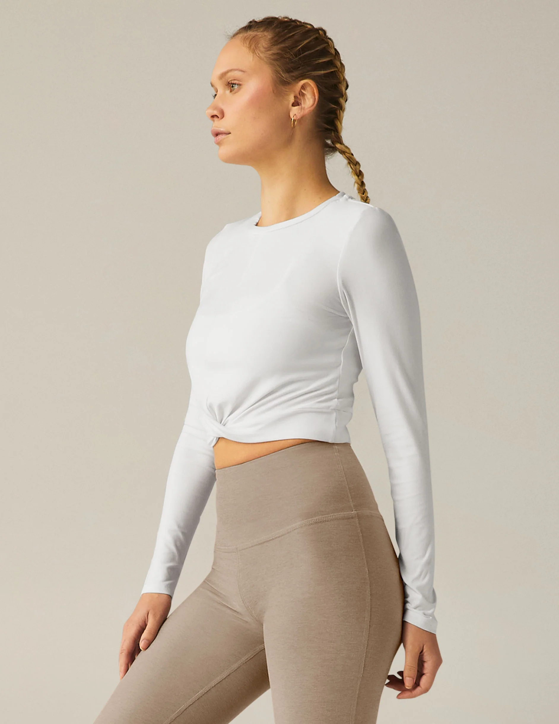 Featherweight Center Stage Cropped Long Sleeve Pullover - Onhollan