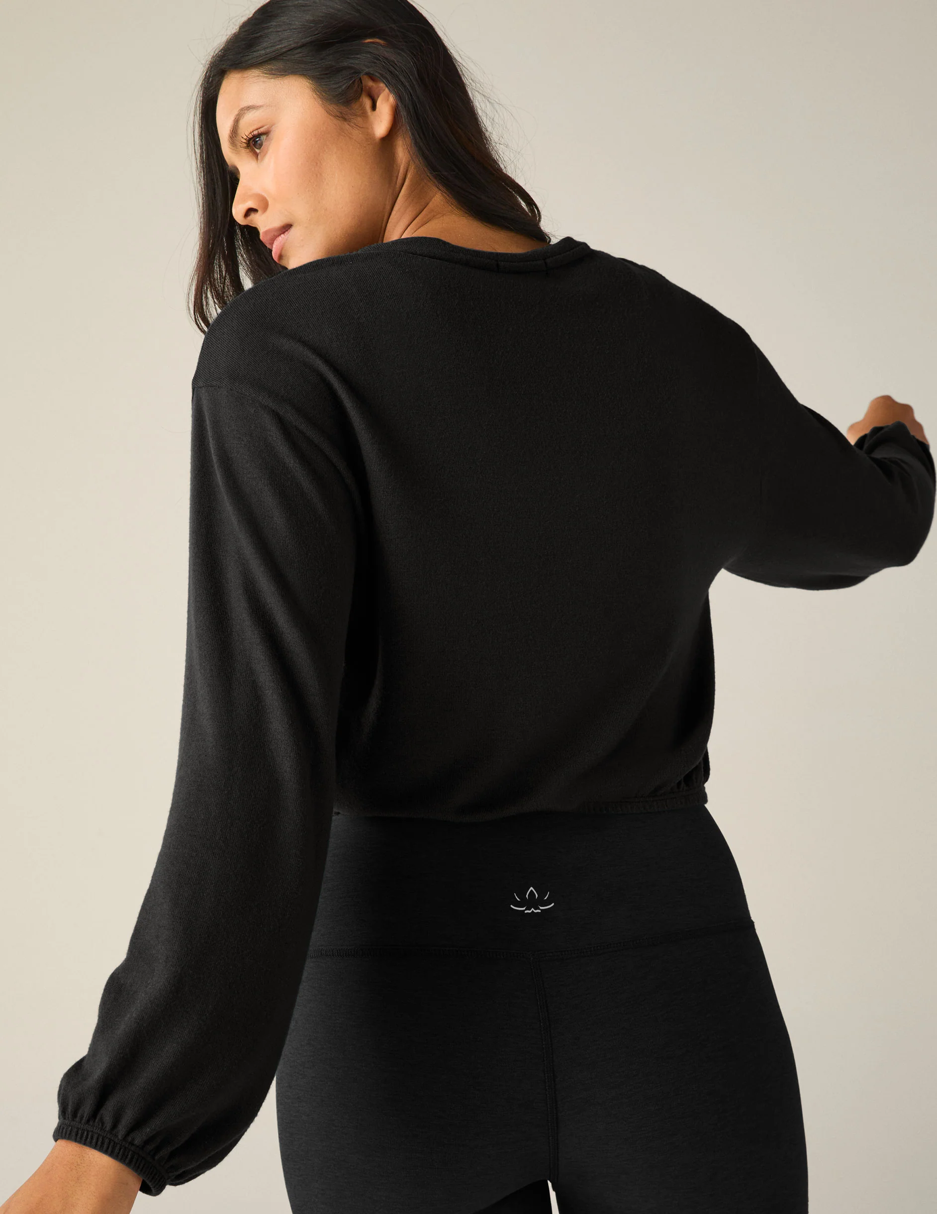 Soft Spoken Cropped Pullover - Onhollan