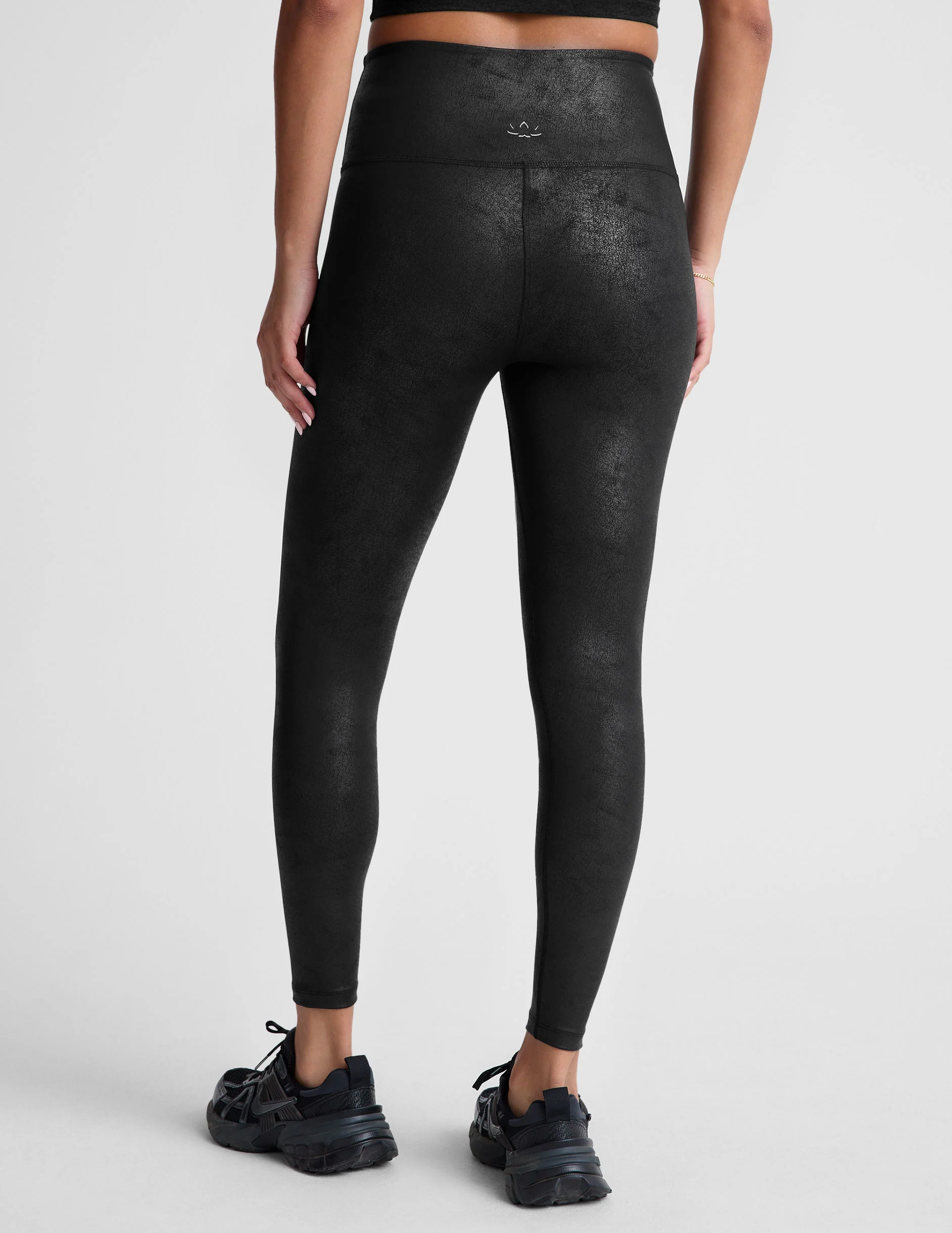 Leatherette High Waisted Midi Legging - Onhollan